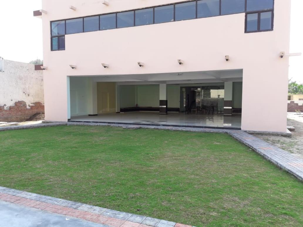 Aparthotel Yog Bhawan Greater Noida Exterior foto